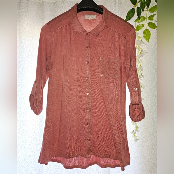 💵3/$20 Pink Rose Lightweight Mauve Button UpShirt - Picture 2 of 15